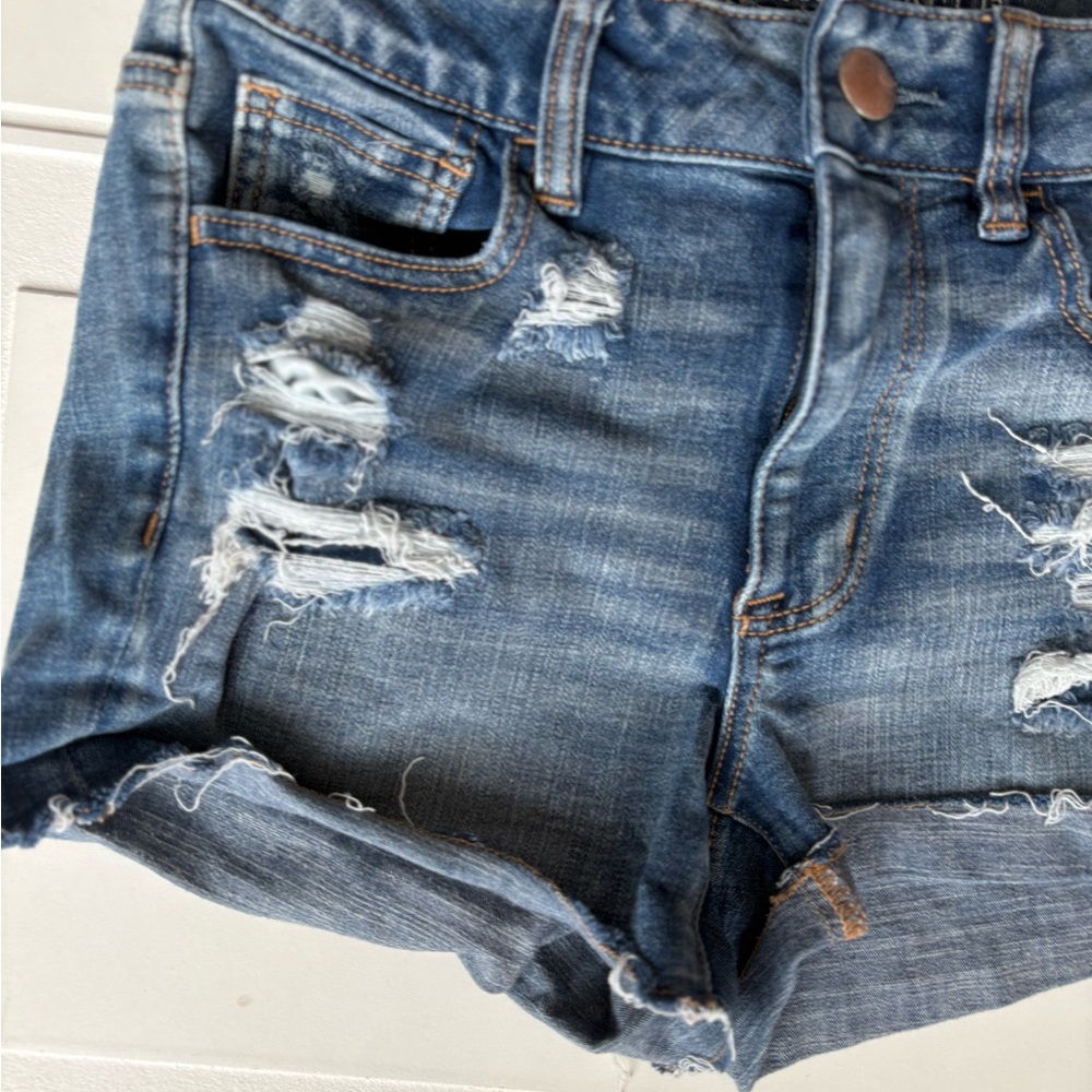 American Eagle Women’s Distressed Denim High Rise Shortie Shorts Size 4 - Picture 2 of 7